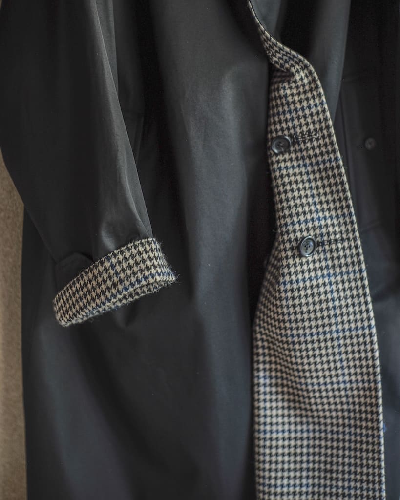 SINGLE RAGLAN COAT Ⅱ - GABARDINE × HOUND’S TOOTH TWEED - BLACK