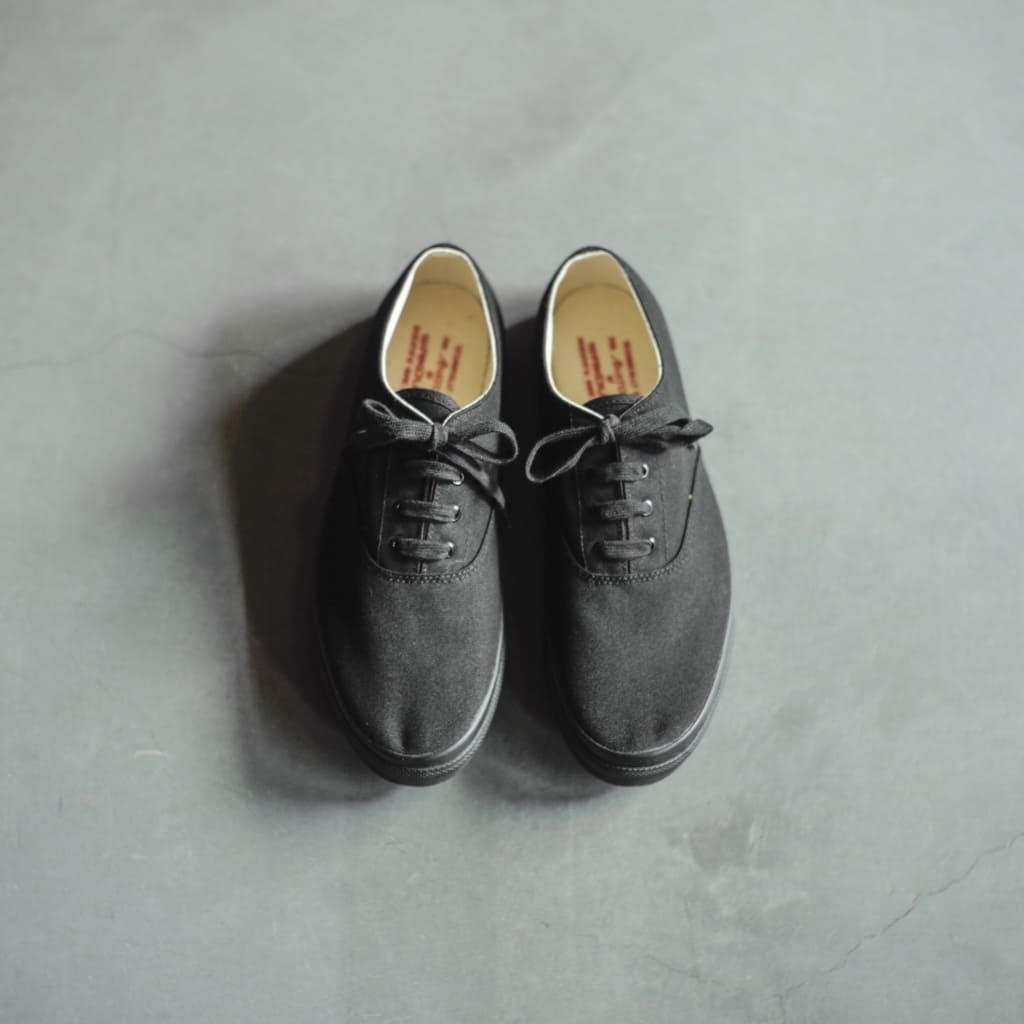 WAKOUWA LOW CUT SAPPORO LIMITED - BLACK CANVAS - BLACK SOLE