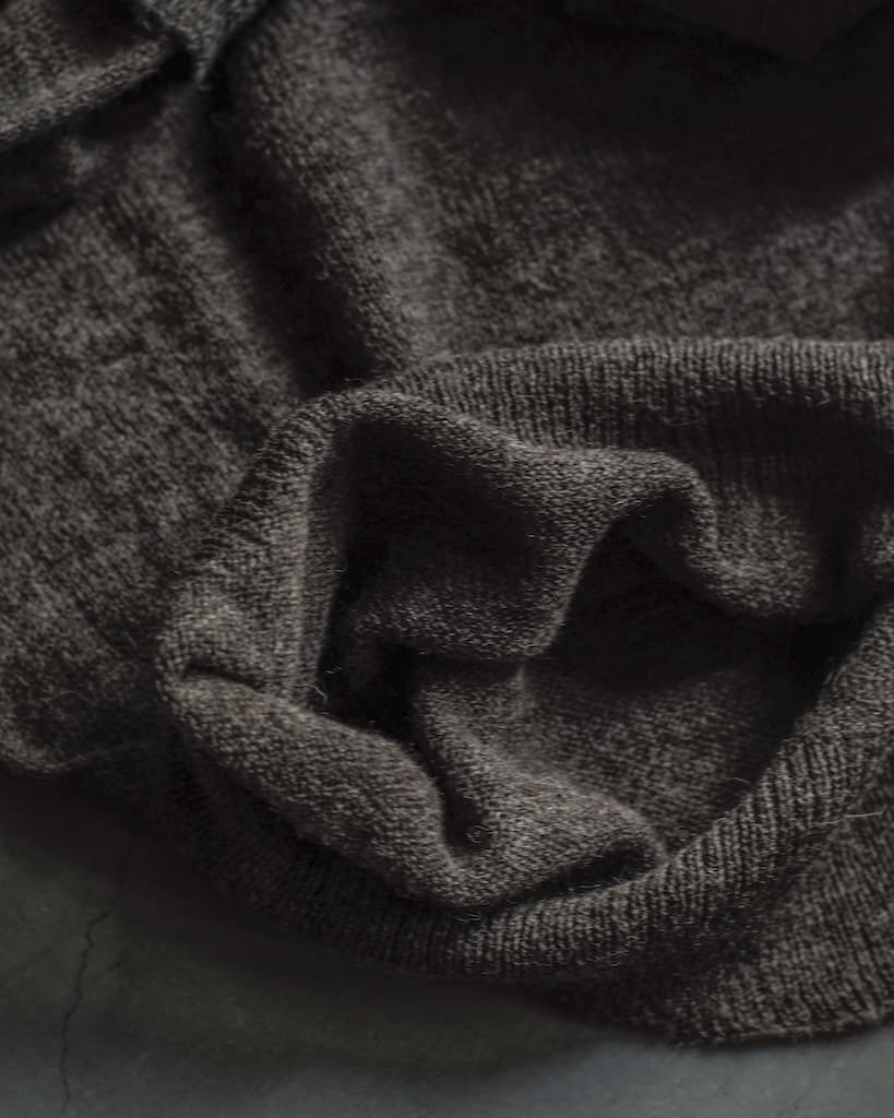 1PLY SHETLAND SWEATER CREW NECK - SHETLAND WOOL - NATURAL & BLACK & GREY