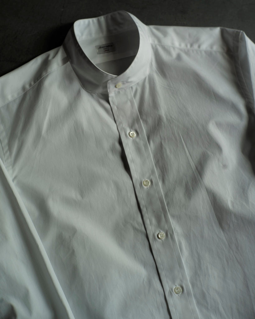 BAND COLLAR SHIRT - COTTON POPLIN - WHITE & BLUE