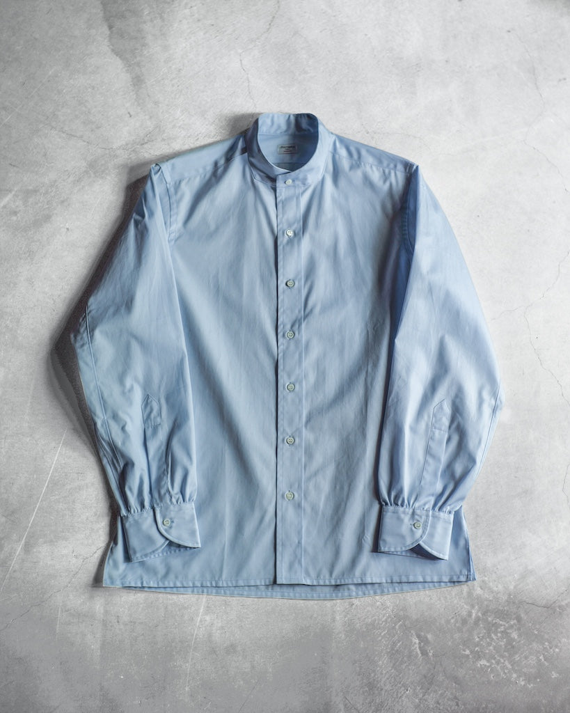 BAND COLLAR SHIRT - COTTON POPLIN - WHITE & BLUE