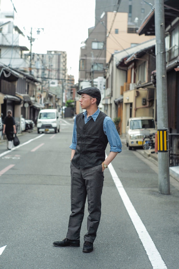 SAGAN VEST BLACK LINEN STYLING