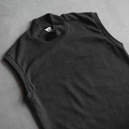 MOCK NECK TEE SLEEVELESS - GROSGRAIN - WHITE & BLACK