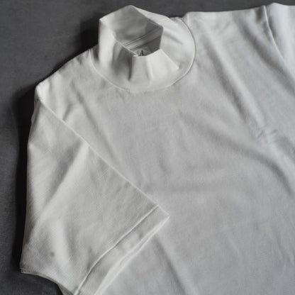 MOCK NECK TEE S/S - GROSGRAIN - WHITE & BLACK