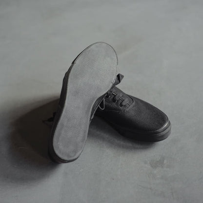WAKOUWA LOW CUT SAPPORO LIMITED - BLACK CANVAS - BLACK SOLE