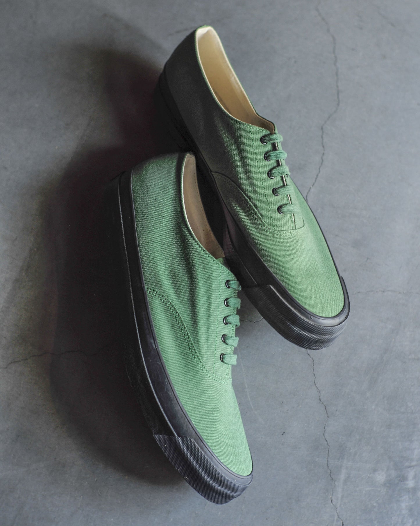 WAKOUWA LOW CUT - GREEN CANVAS - BLACK SOLE