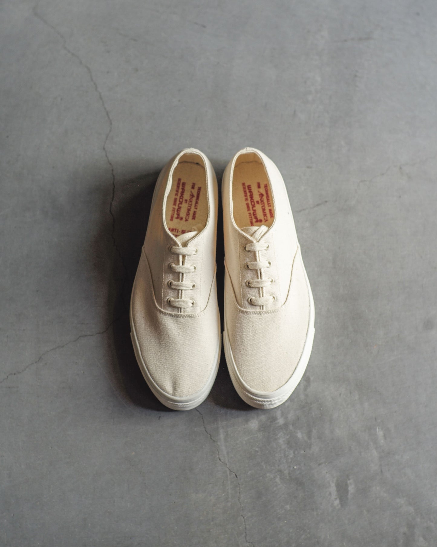 WAKOUWA LOW CUT - NATURAL CANVAS - WHITE SOLE